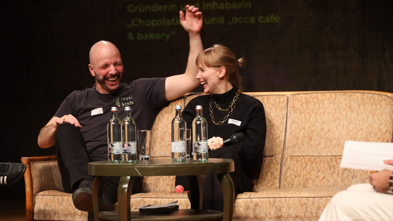 Michael Schneider und Rebecca Schneider Böhm bei der Spätschicht im Uni-Theater
